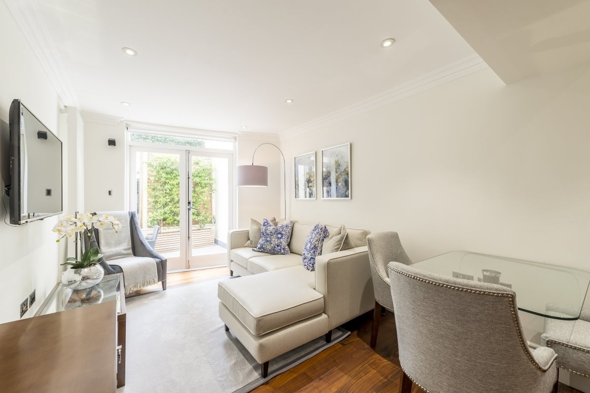 Flat Kensington Gardens Square in City of Westminster