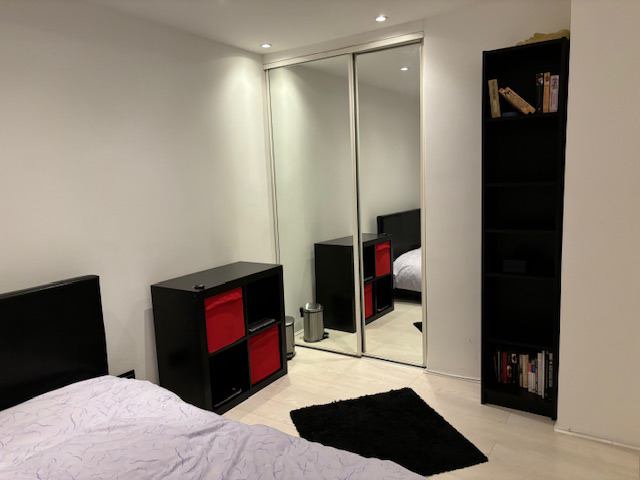 Flat Victoria Road in Greater London