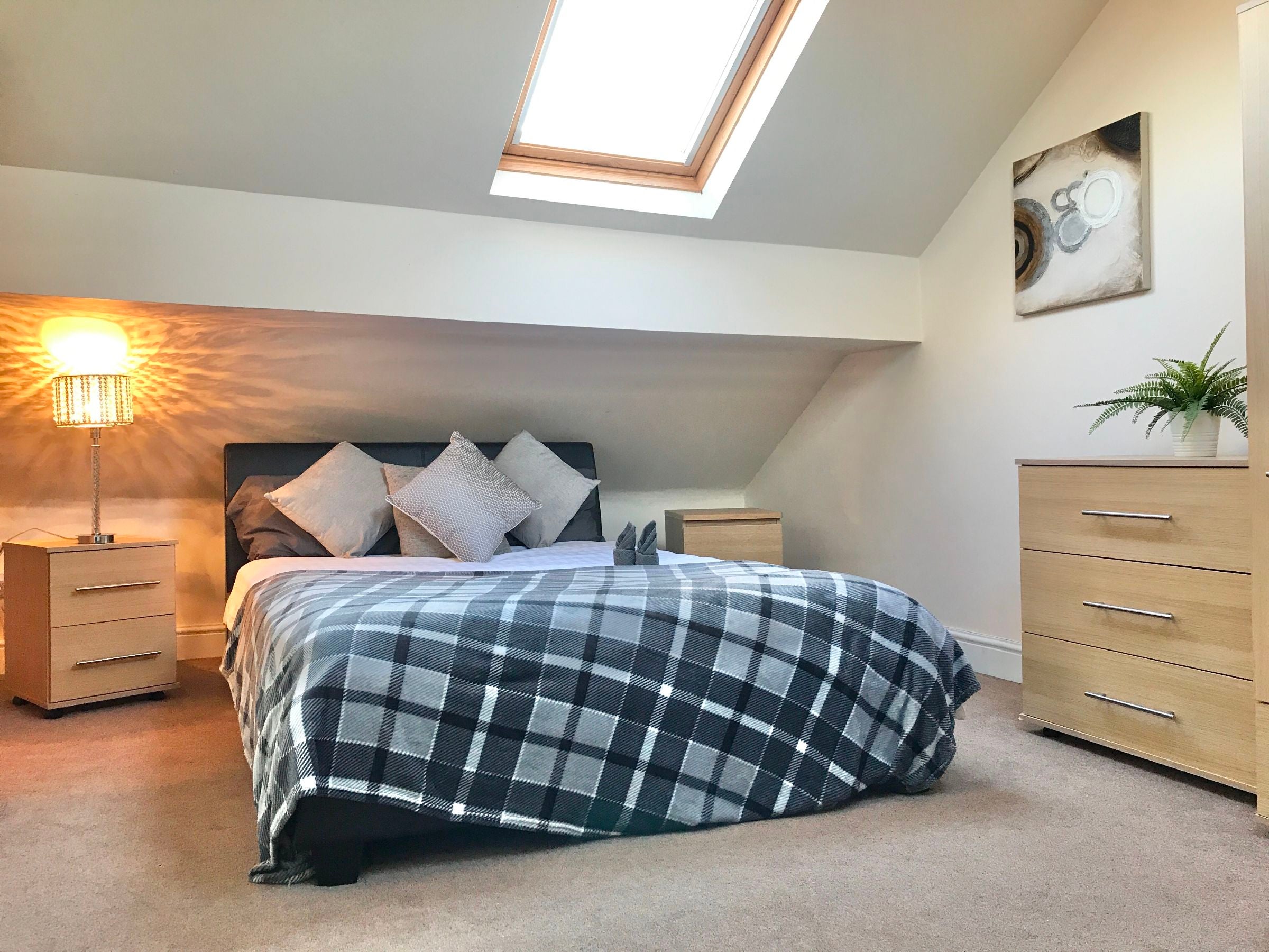 Room Gainsborough Road in Crewe
