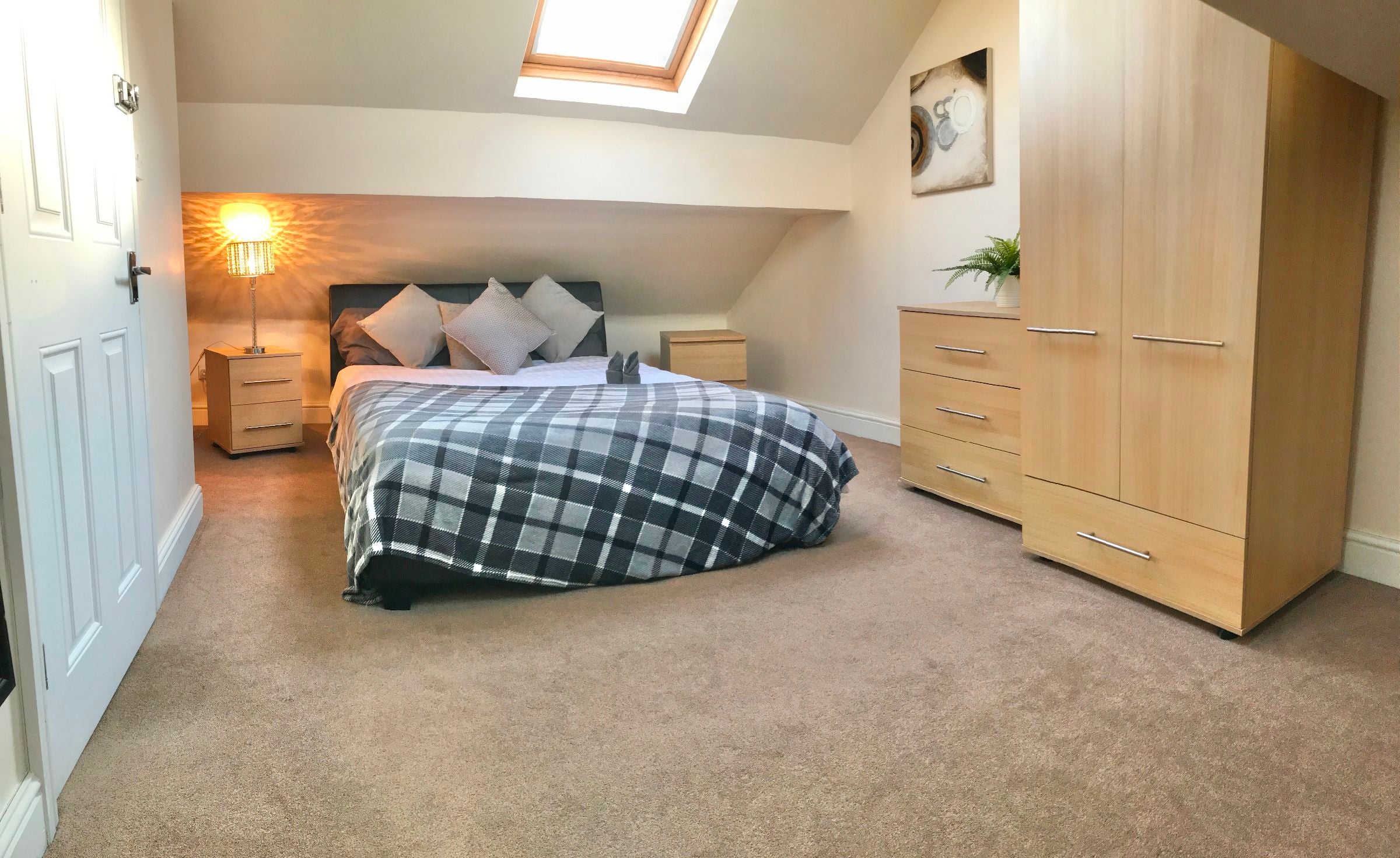 Room Gainsborough Road in Crewe