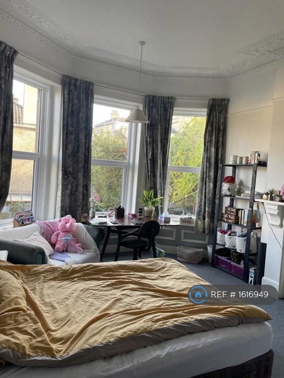 Room Hampton Road in Bristol