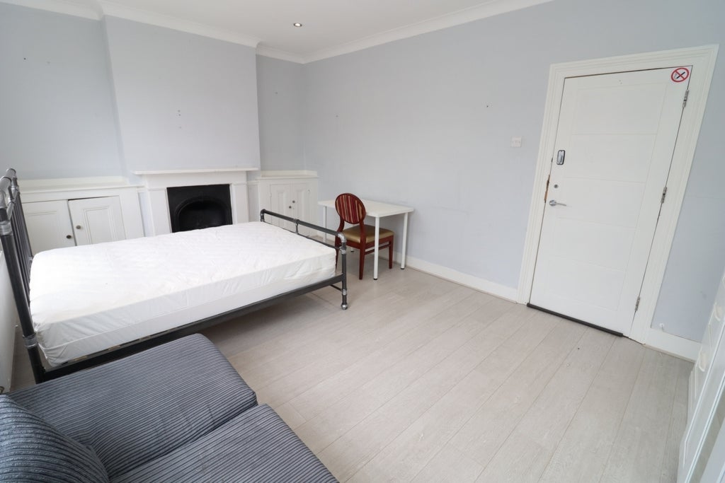 Room Globe Road in Greater London