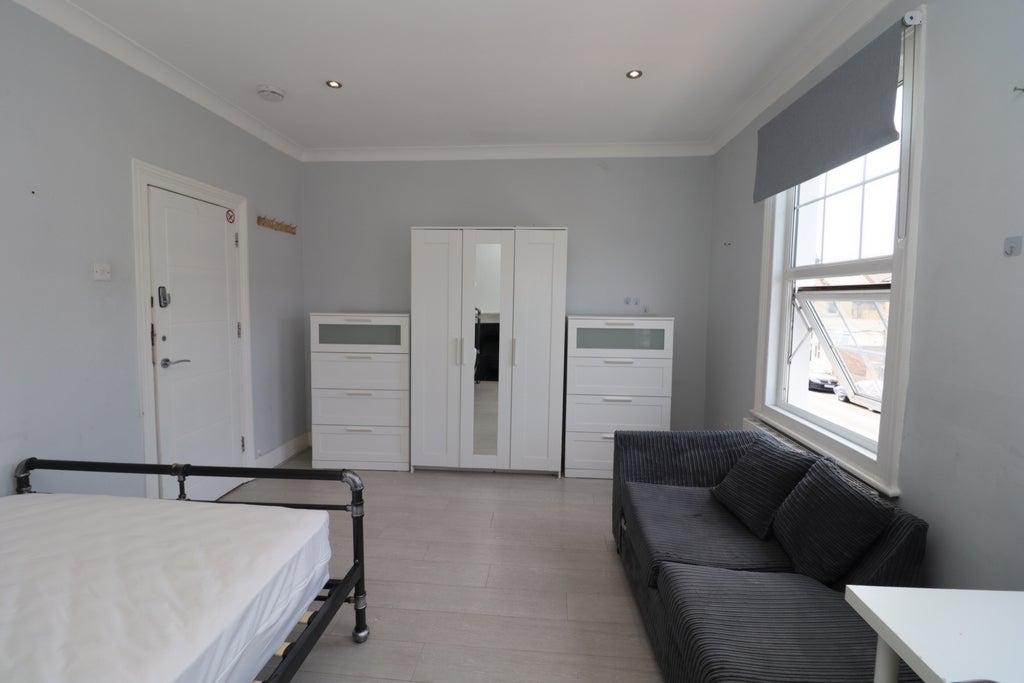 Room Globe Road in Greater London