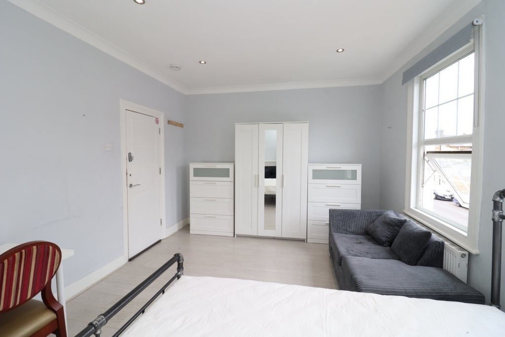Room Globe Road in Greater London