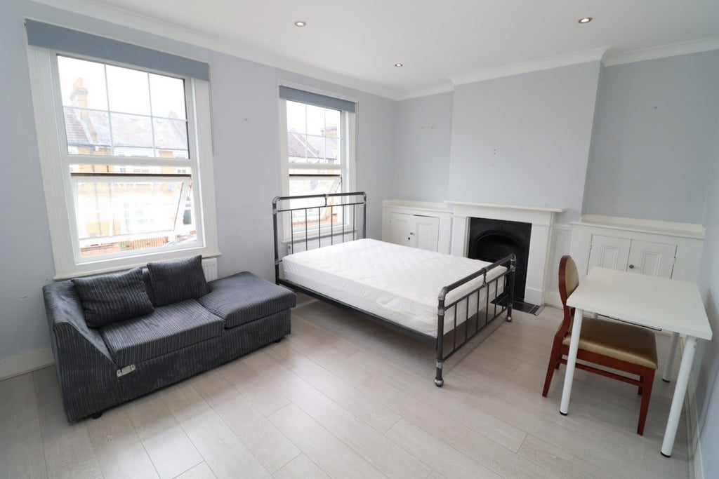 Room Globe Road in Greater London