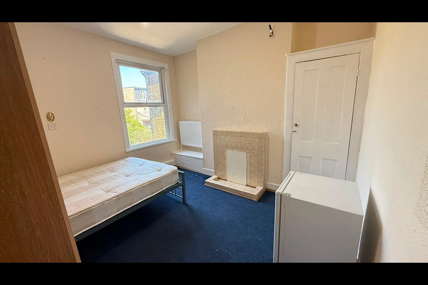 Room Glenwood Road in Greater London
