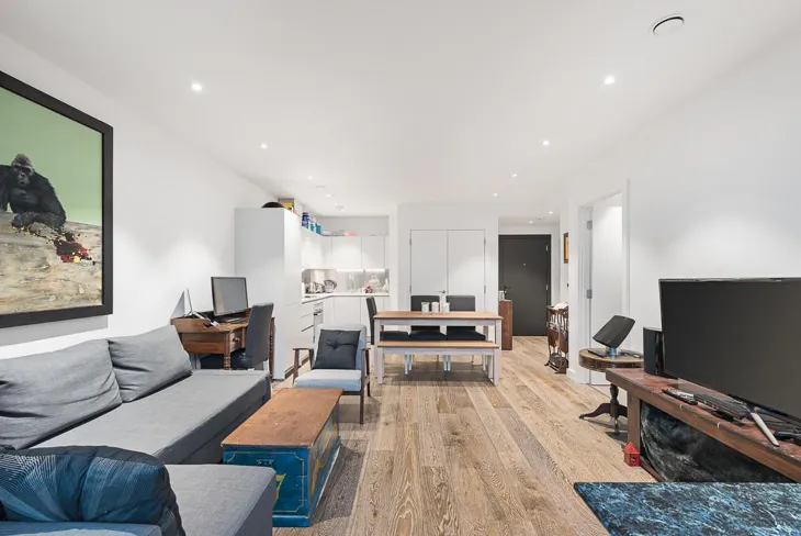 Flat Kilburn Lane in Greater London