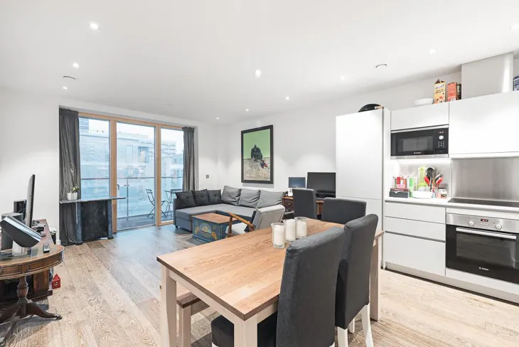 Flat Kilburn Lane in Greater London