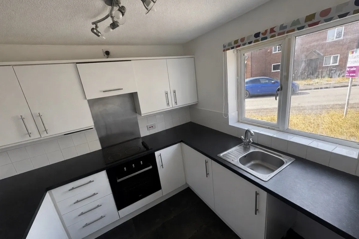 House Samuel Place in Corby
