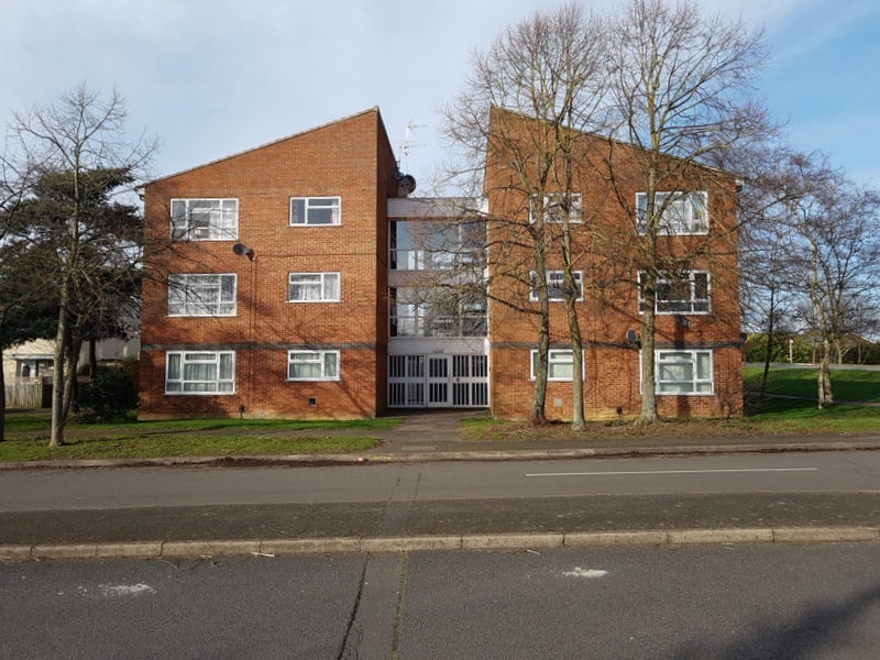 Flat Stockmead Road in Northampton