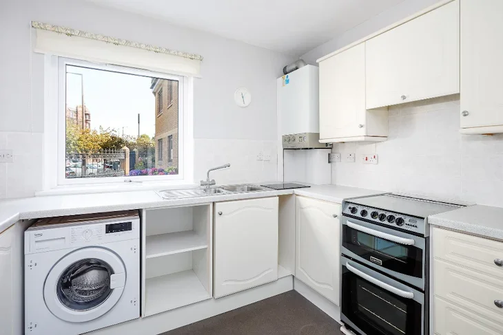 Flat Belhaven Place in City of Edinburgh