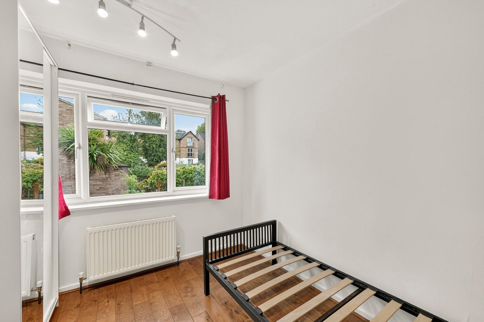 House Chartfield Avenue in Greater London