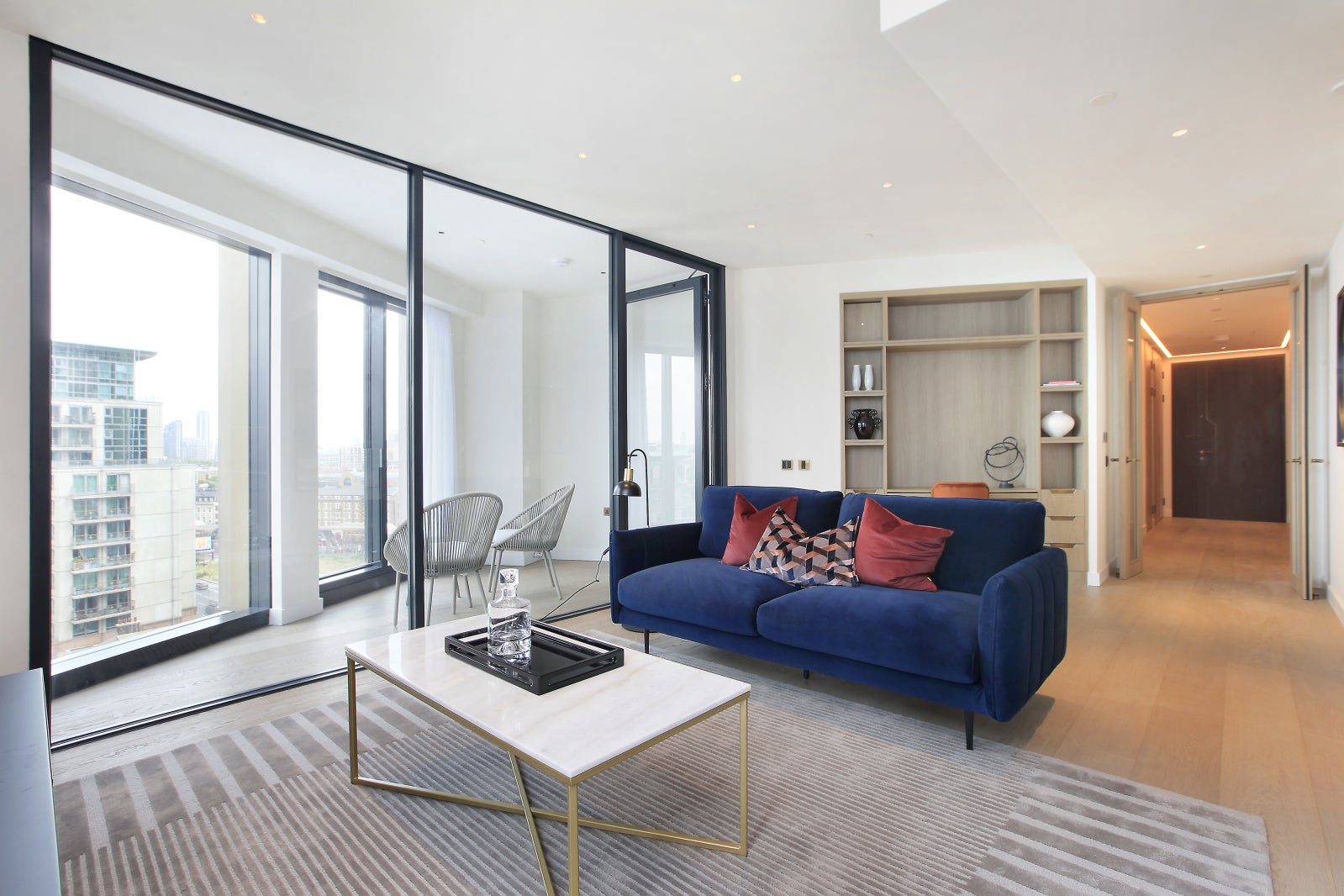 Flat Nine Elms Lane in Greater London