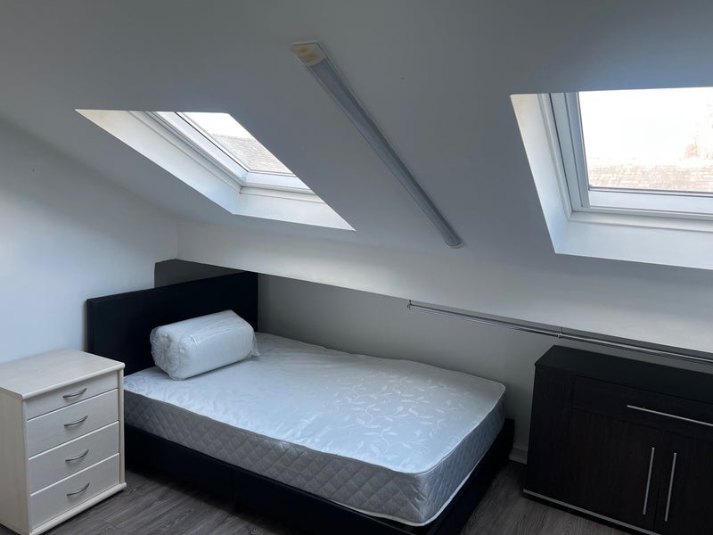 Room Leicester Road in Preston