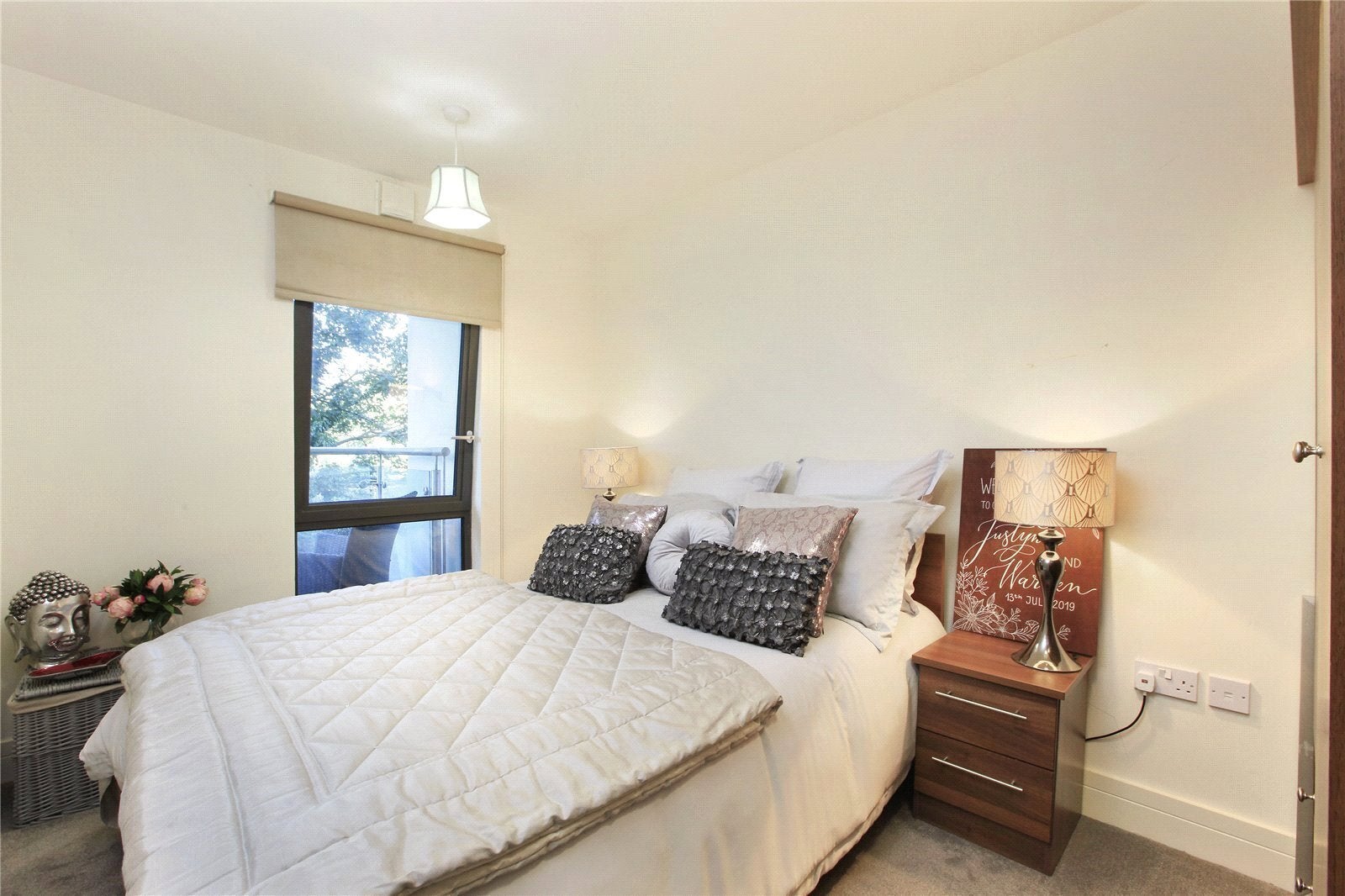 Flat Gwynne Road in Greater London