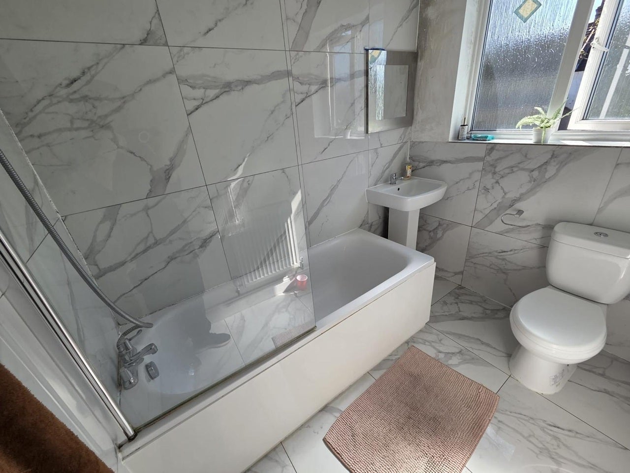 Room Kenley Gardens in Greater London