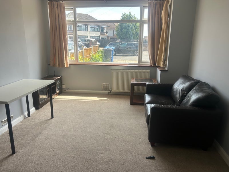 Room Laggan Road in Maidenhead