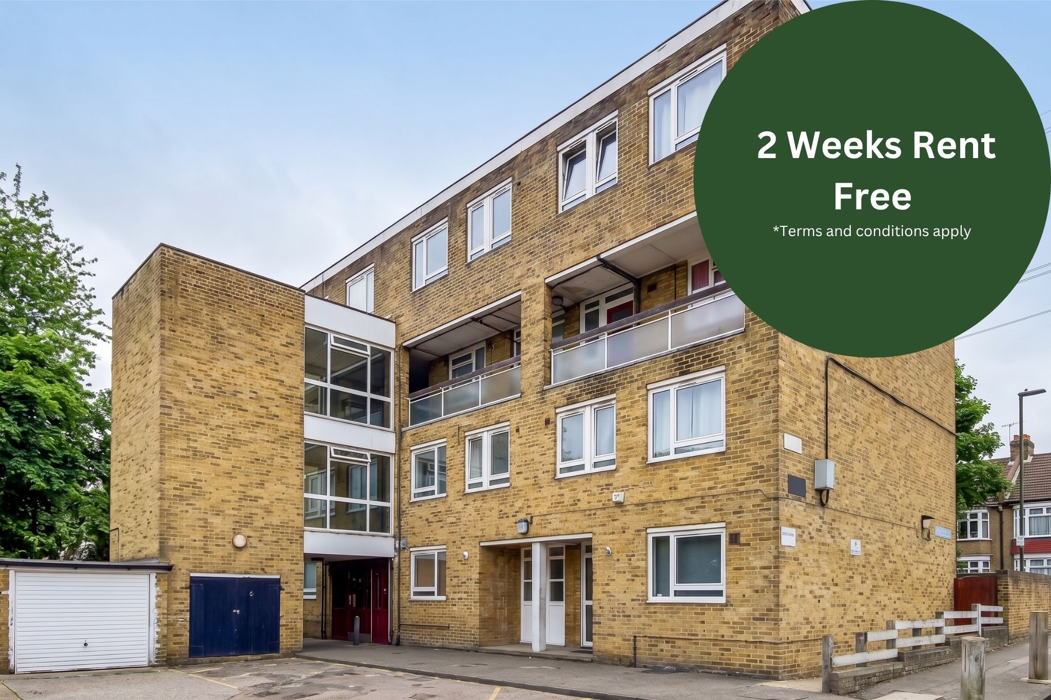 Flat Polecroft Lane in Greater London