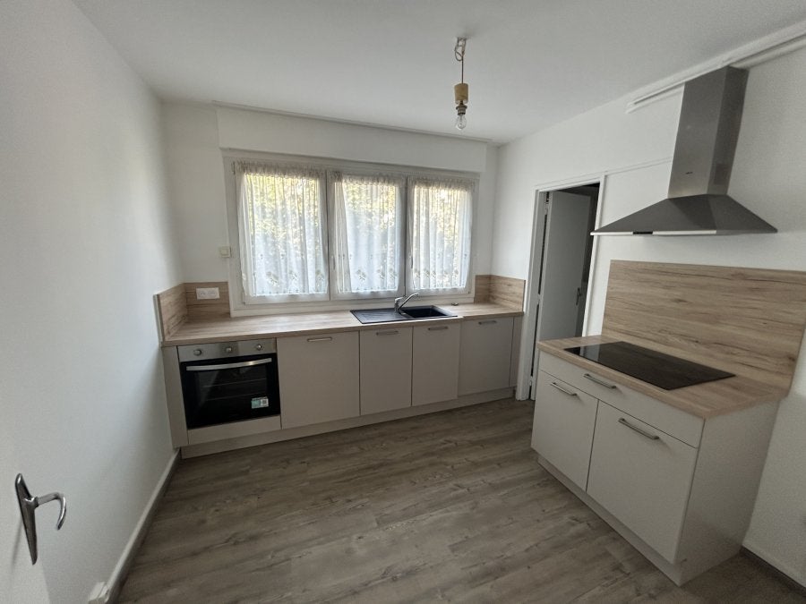 Flat Rue du Bois le Prêtre in Maidières
