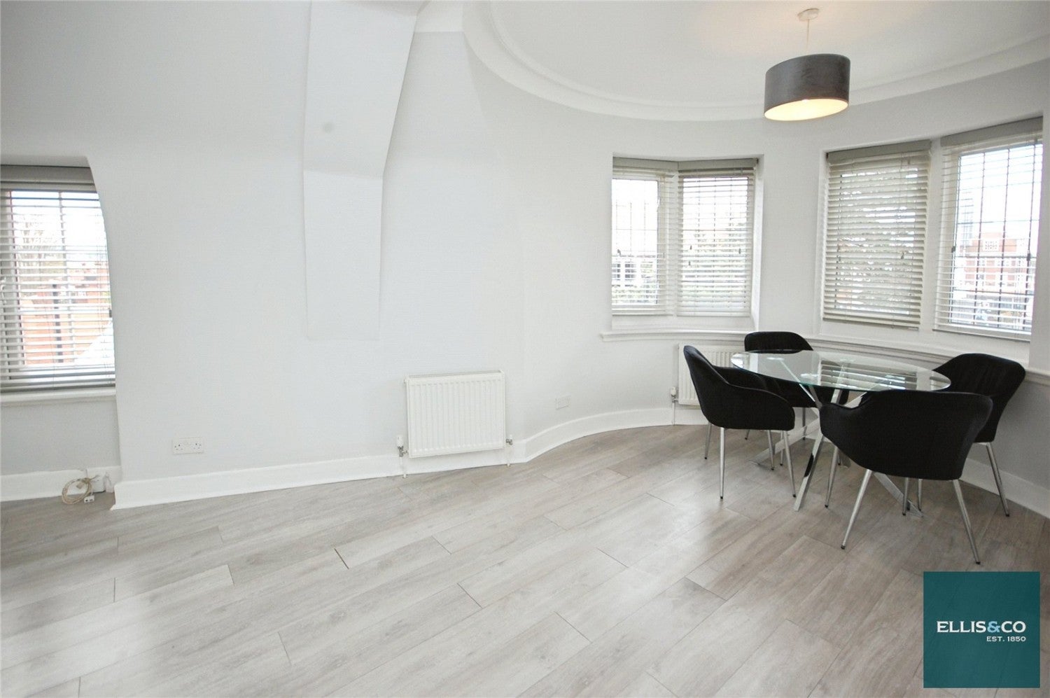 Flat Regent's Park Road in Greater London