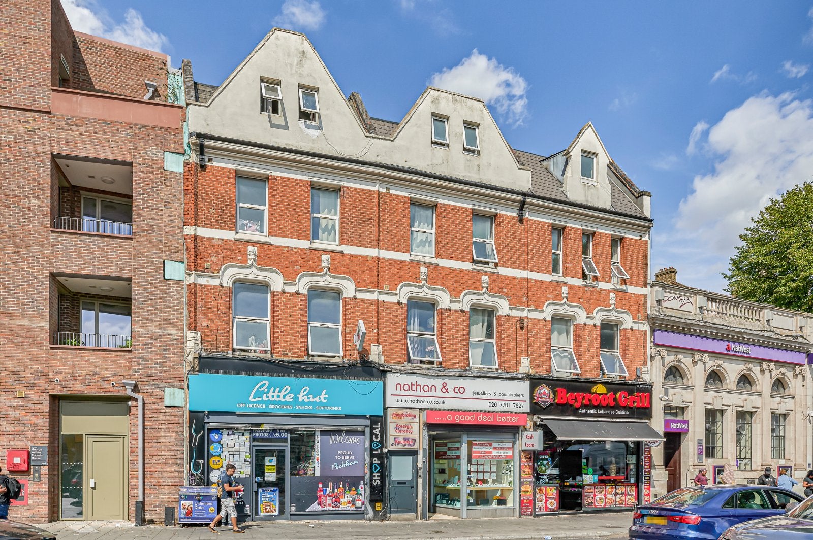 Flat Peckham High Street in Greater London