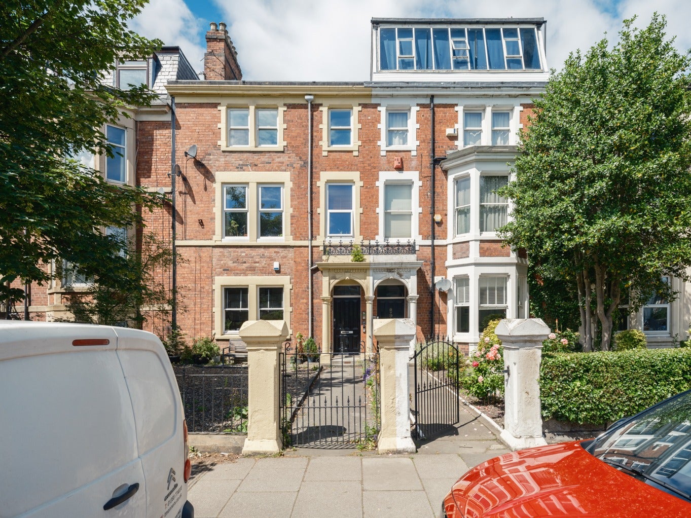 Flat Osborne Road in Newcastle upon Tyne