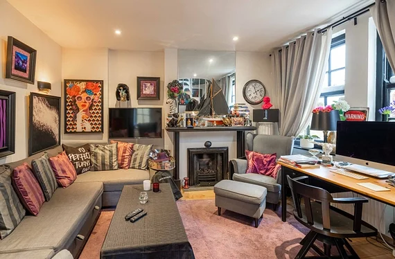 House Kensington Court in Greater London