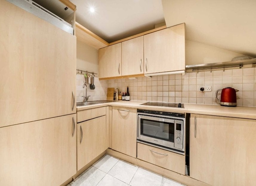 Flat Gunter Grove in Greater London