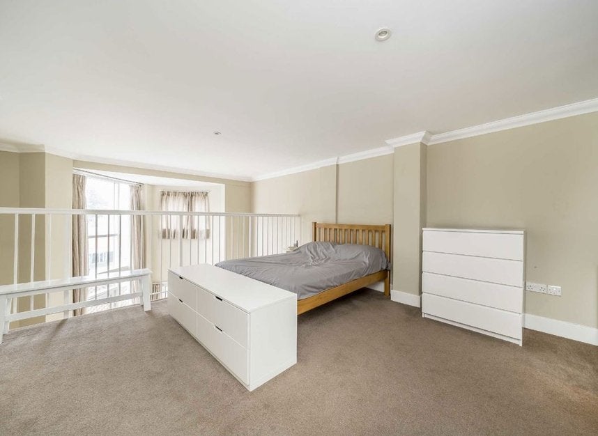 Flat Gunter Grove in Greater London