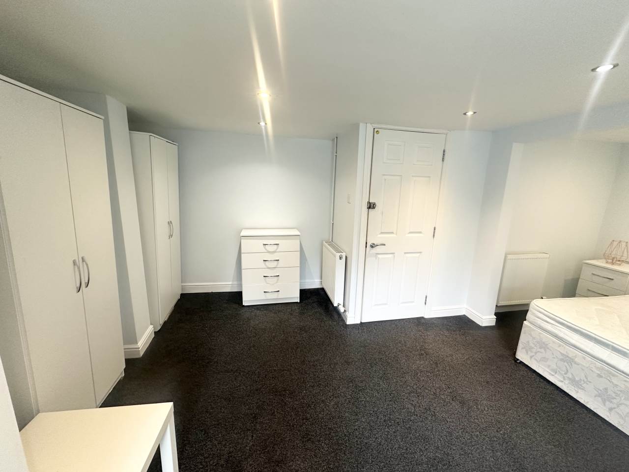Room Knowle Terrace in Leeds