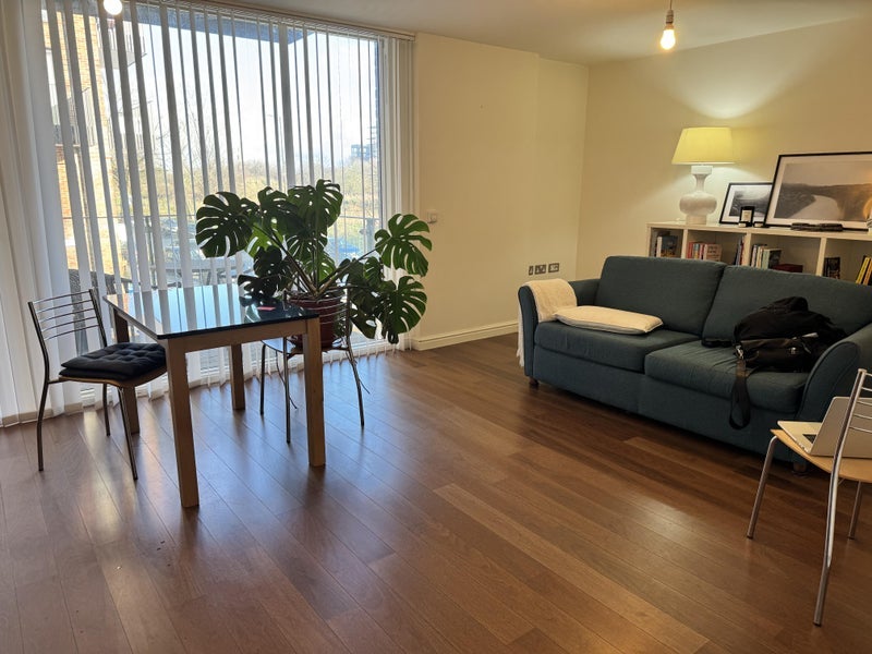Flat Albany Road in Greater London