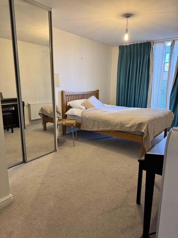 Flat Albany Road in Greater London