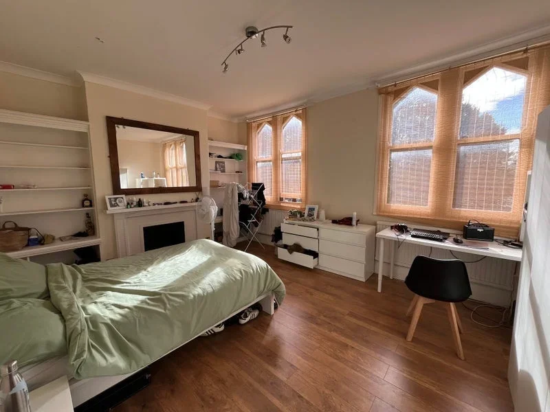 Room Queen's Road in Epping Forest