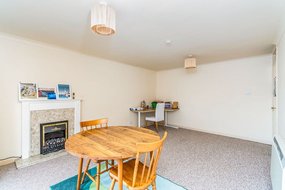 Flat Winn Road in Southampton