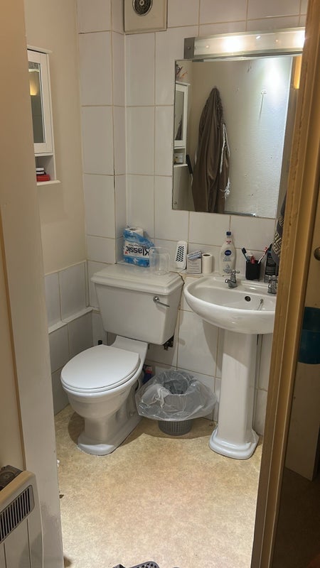 Room Harvey Road in Slough
