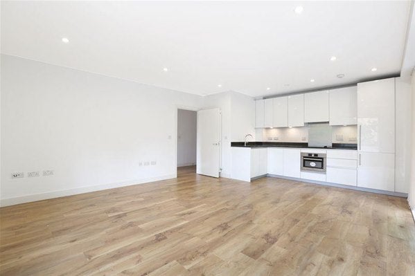 Flat Dowding Drive in Greater London