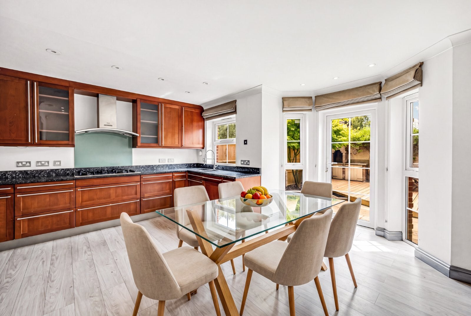 House Malthouse Drive in Greater London