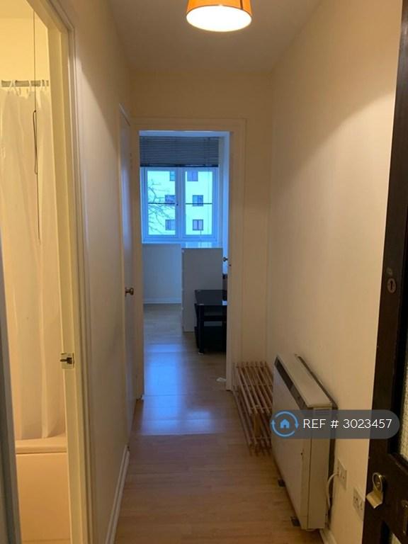 Flat Elmore Close in Greater London