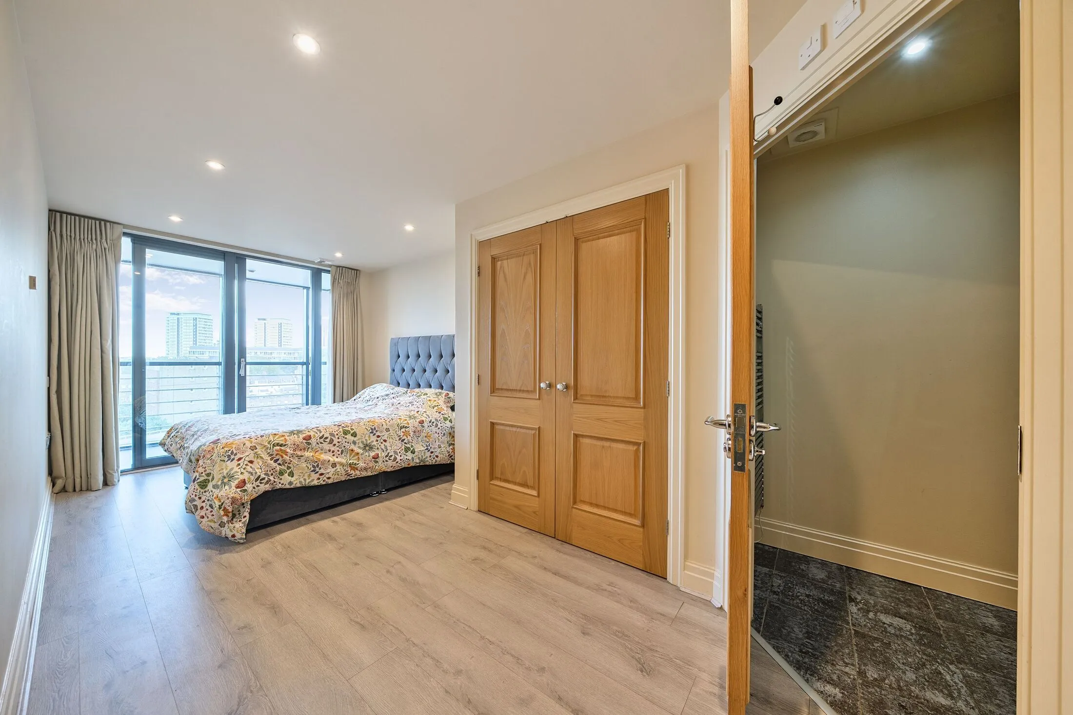 Flat yes in City of Westminster