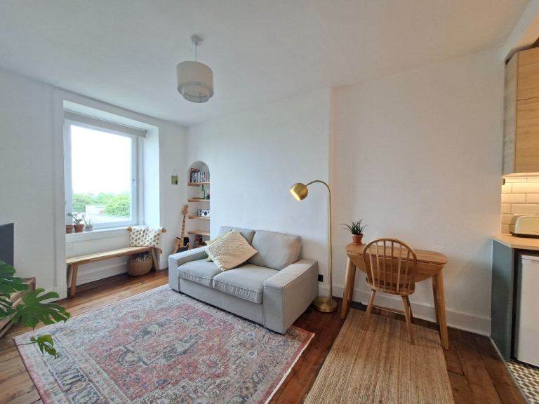 Flat Granton Road in City of Edinburgh
