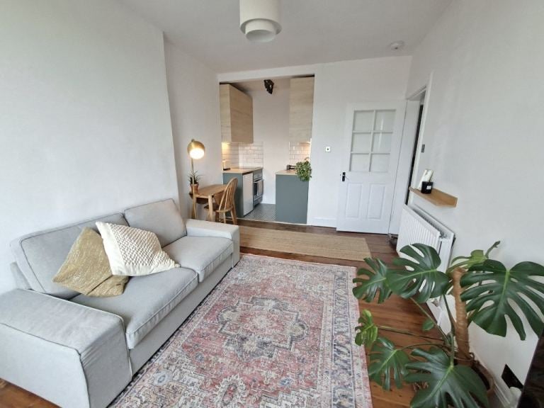 Flat Granton Road in City of Edinburgh