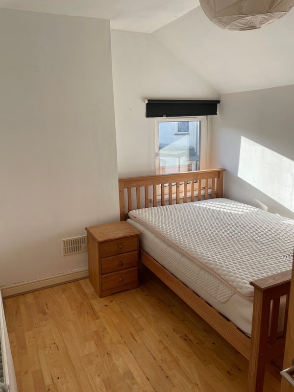 Room Trevethick Street in Cardiff