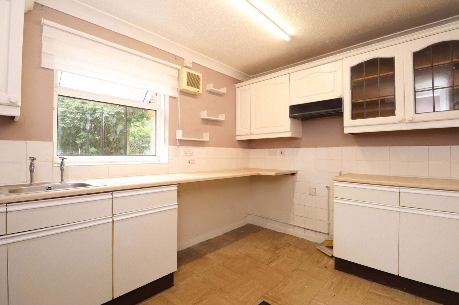 Flat Rossefield Drive in Leeds