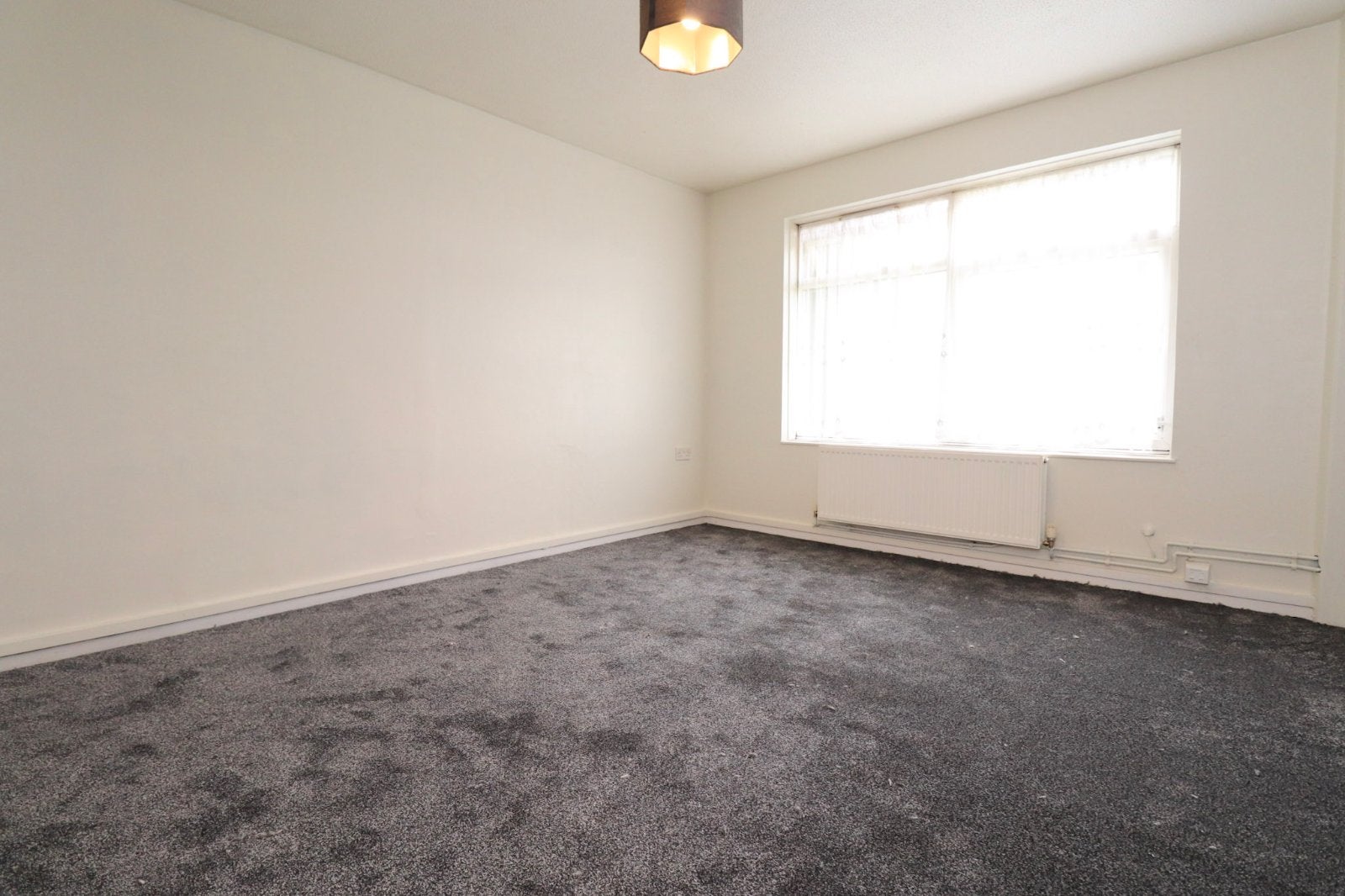 Flat Rossefield Drive in Leeds