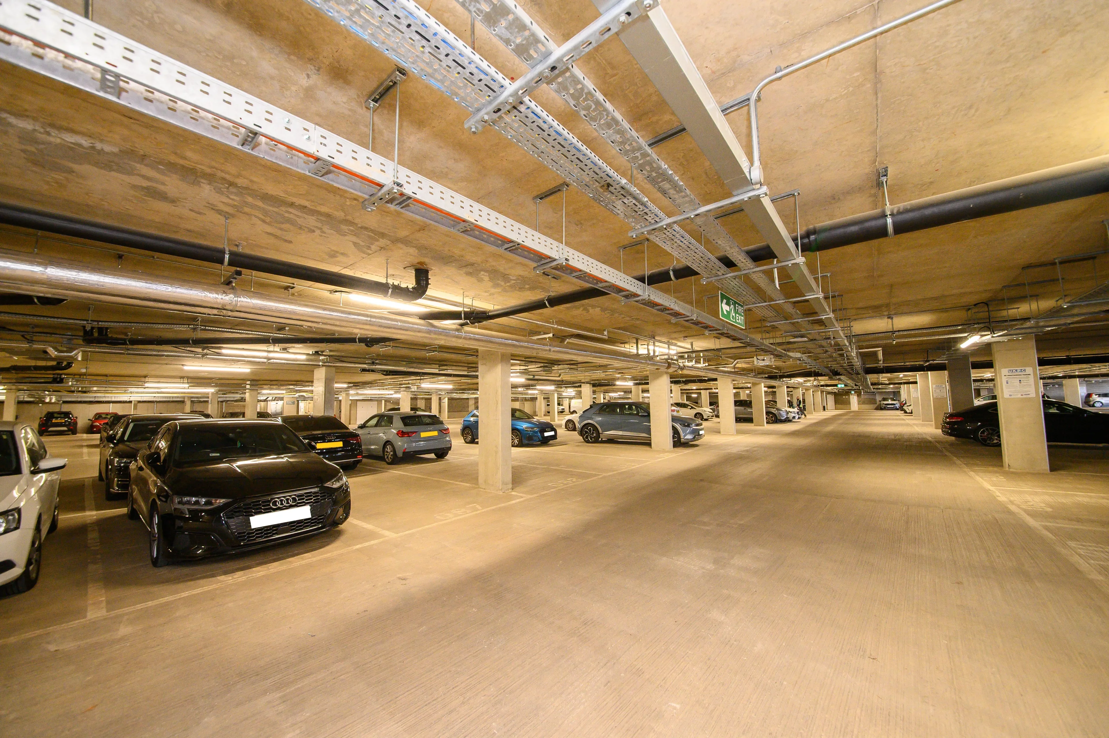 Flat Cornforth Lane in Greater London