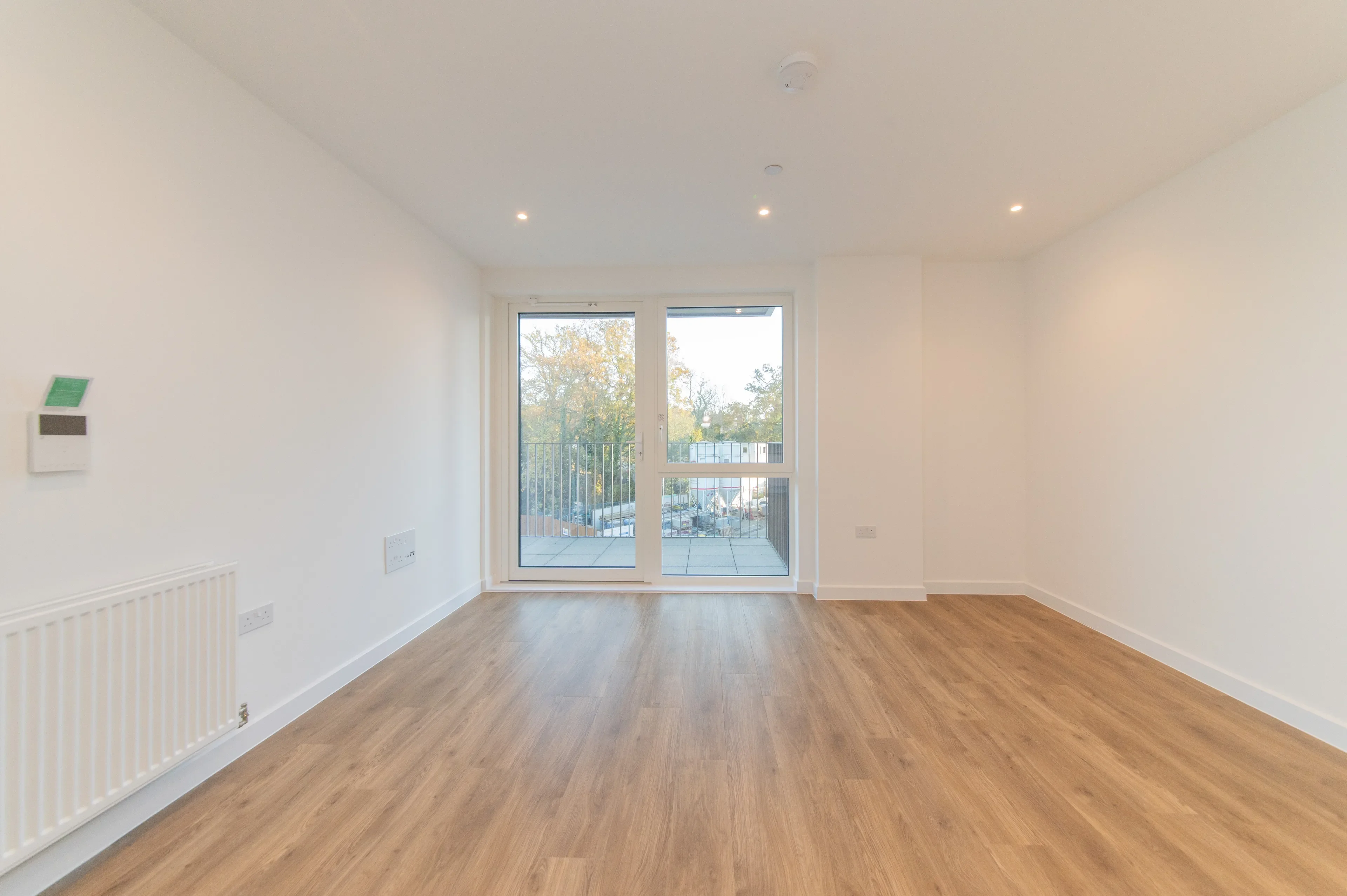Flat Cornforth Lane in Greater London