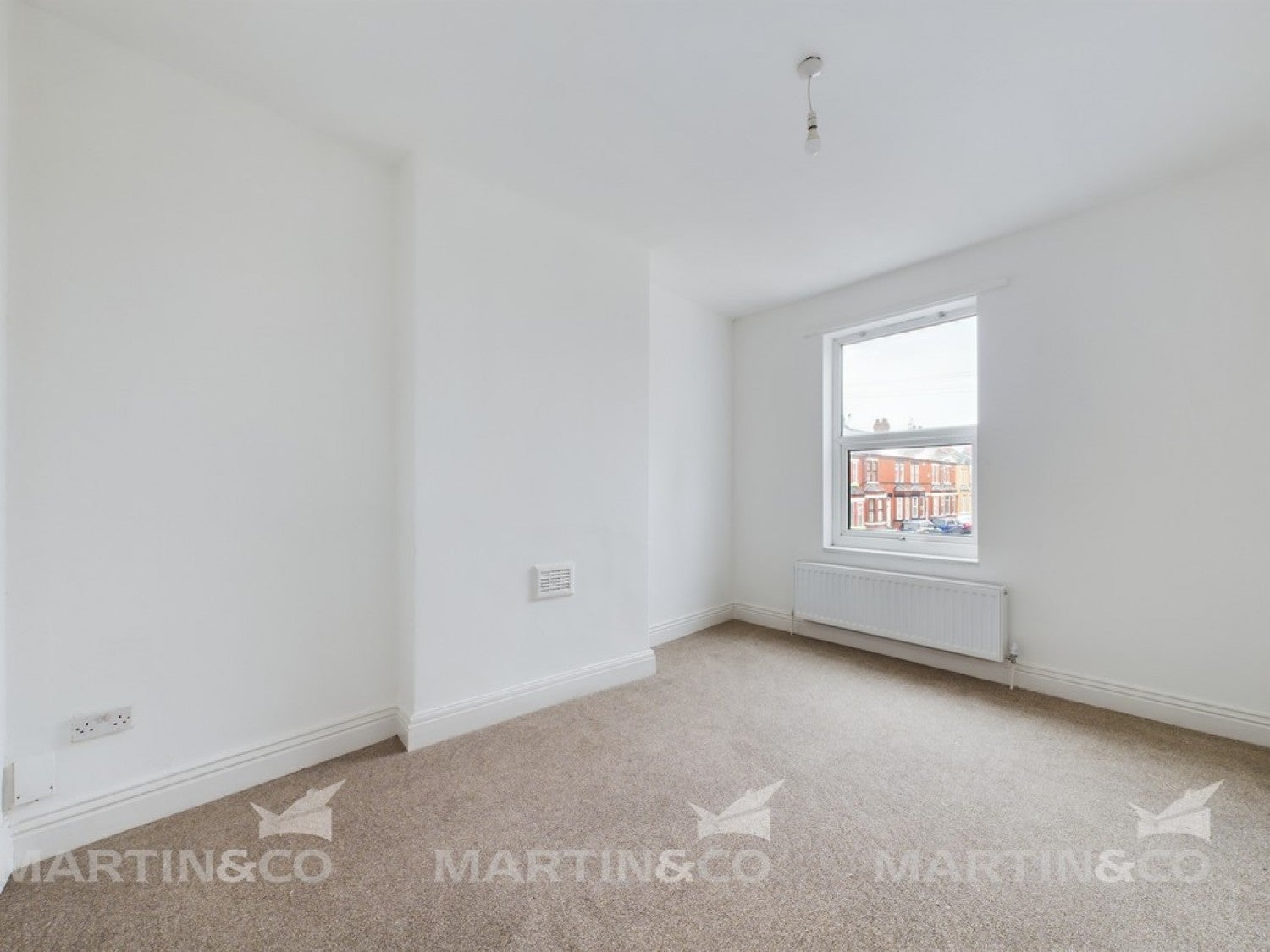 Flat Melville Avenue in Doncaster
