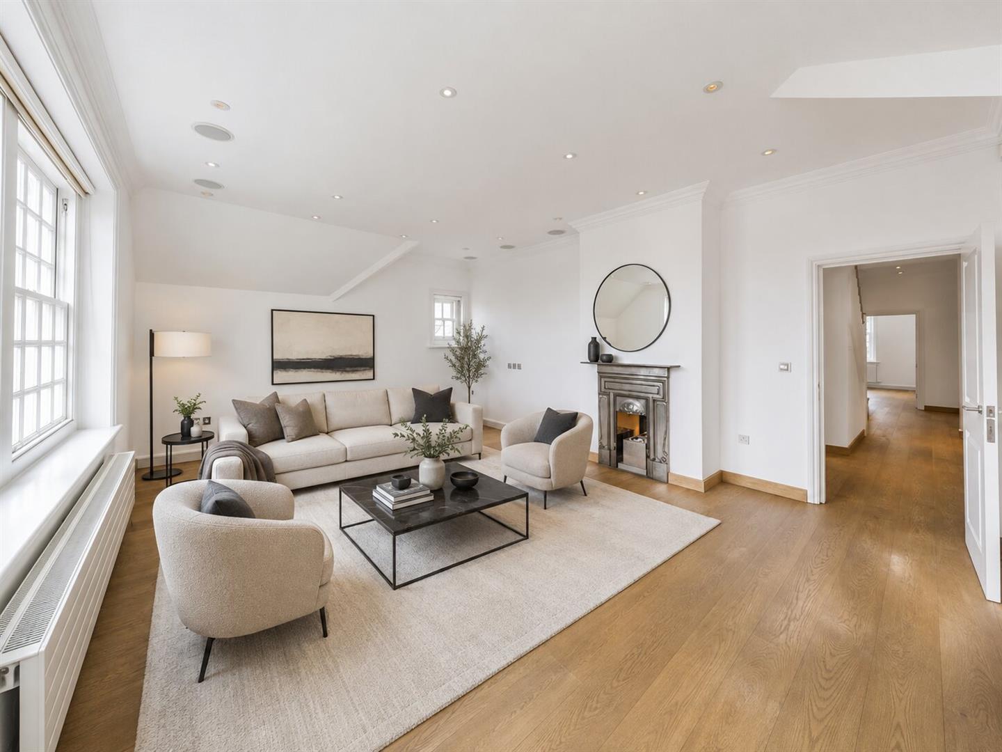 Flat Bracknell Gardens in Greater London