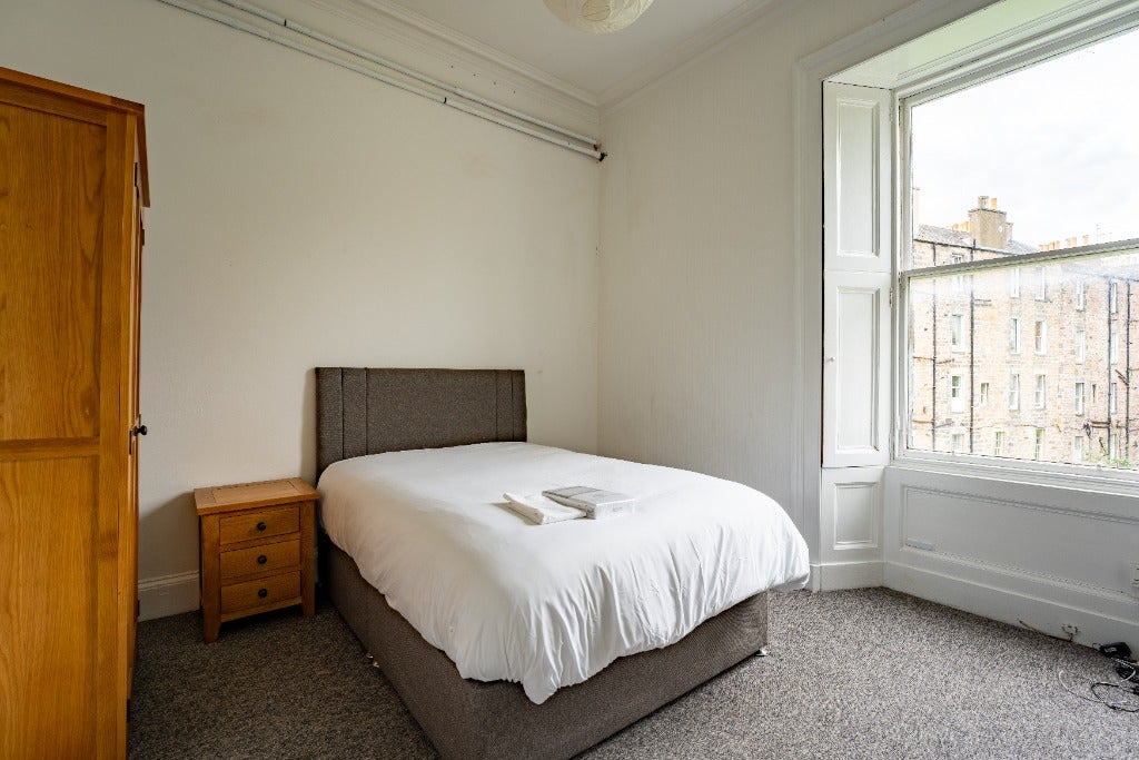Room South Clerk Street in City of Edinburgh