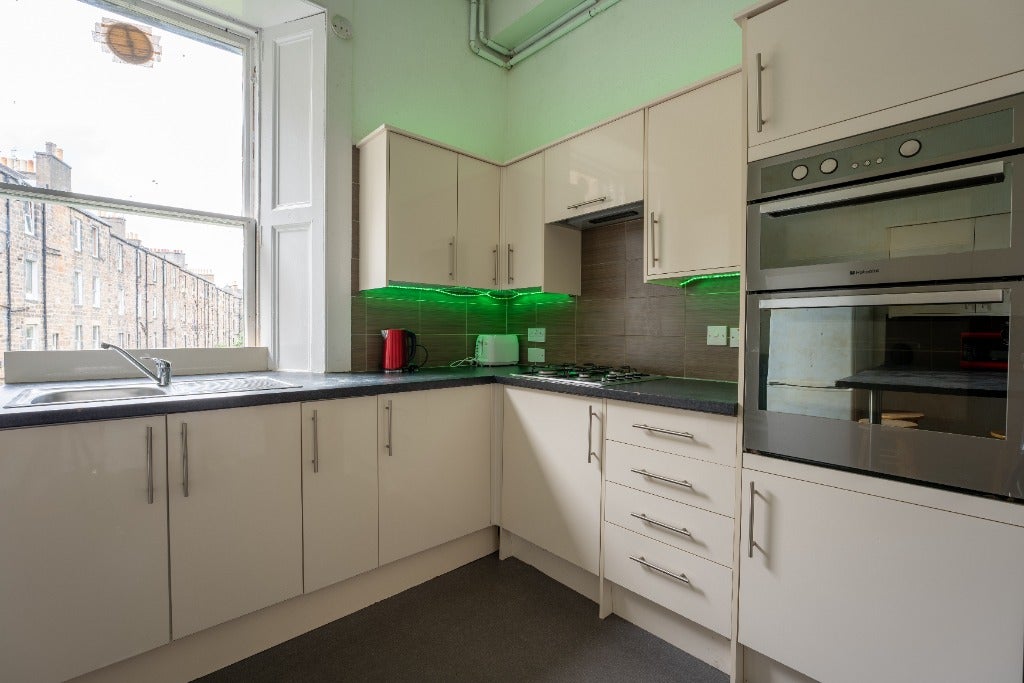 Room South Clerk Street in City of Edinburgh